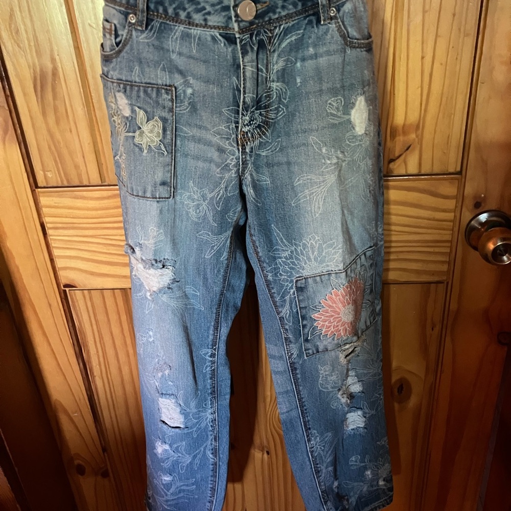 EST.1946 Denim Blue Jeans with Flowers/Patches